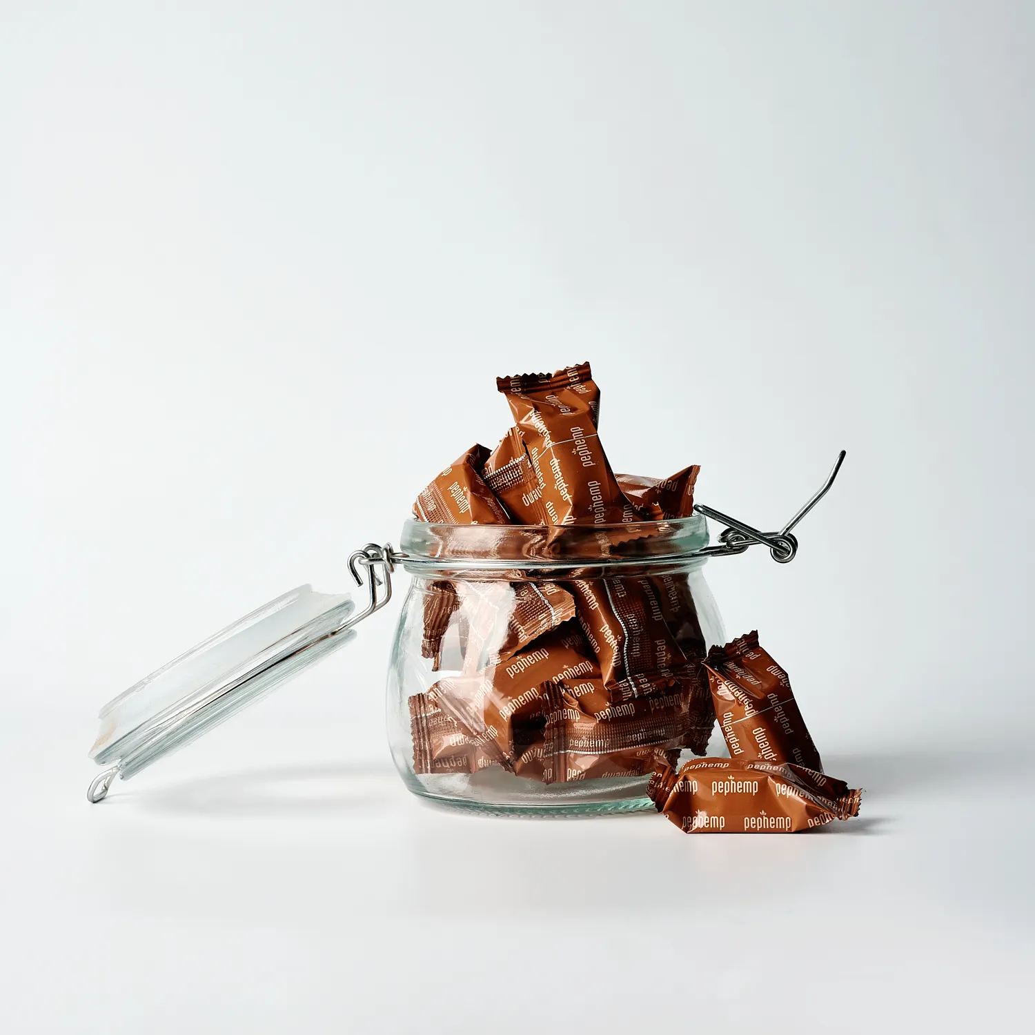 Шоколадні цукерки із СBD 100 мг, 10 шт. - фото №2 Шоколадні цукерки із СBD 100 мг, 10 шт. - фото №2